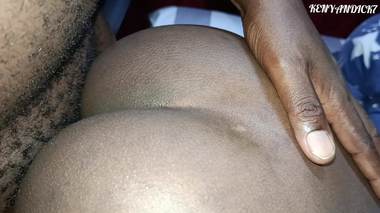 Kenyan Dick: Coppia africana fa sesso notturno prima di andare a letto