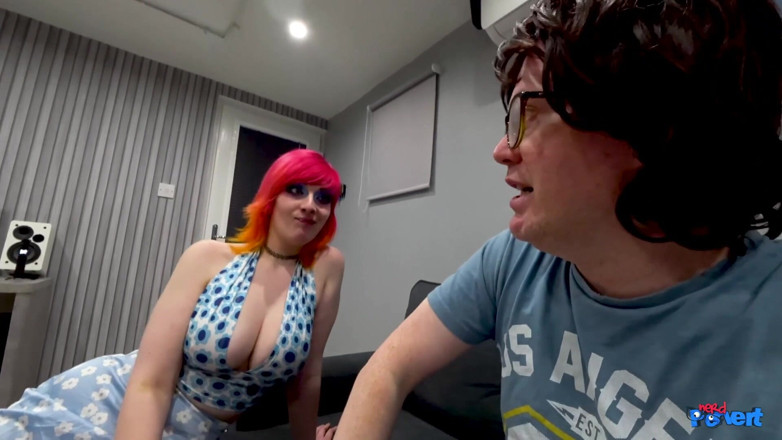 Nerd Pervert: Marie dan Ellie Eastleigh mengambil 2 zakar nerd