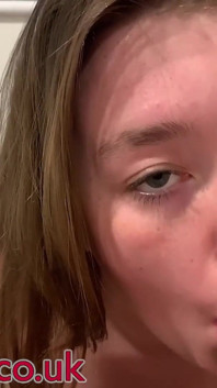 100 wytrysków na brytyjską nastolatkę Olivia Keane