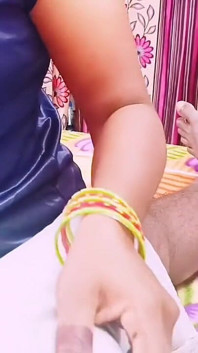Indyjski Desi Pasierb i macocha Crezy jebanie i Telugu Dirty Talks.