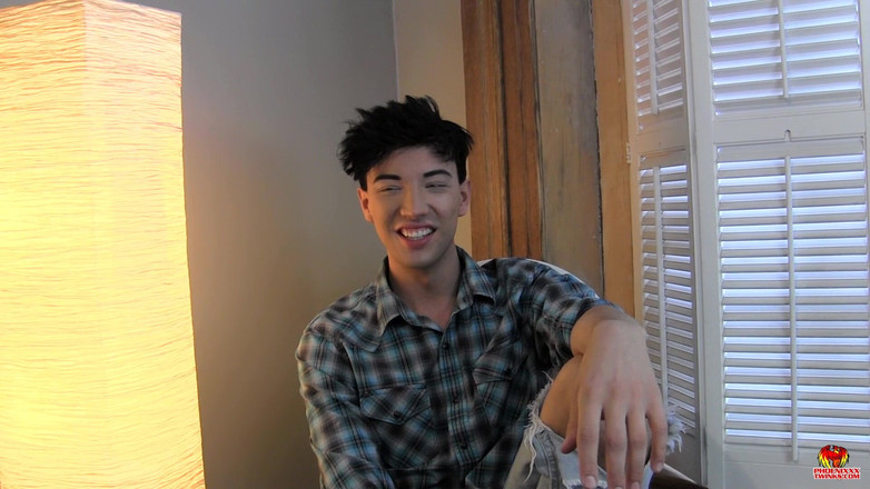 Phoenixxx: सेक्सी Jake अभी शुरू कर रही है