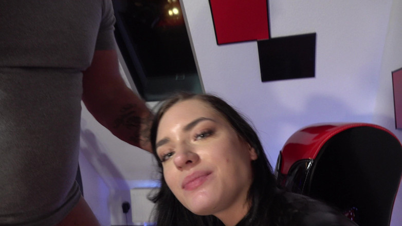 German amateur - 100% German hardcore videos: Sexy holka saje všechno sperma od svého pána