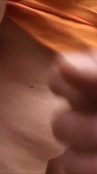 ミルは濡れたコックを吸ってクソを楽しんでいます