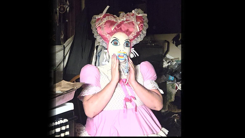 Miss Lacy Duval: 娘娘腔和被填满的羞辱