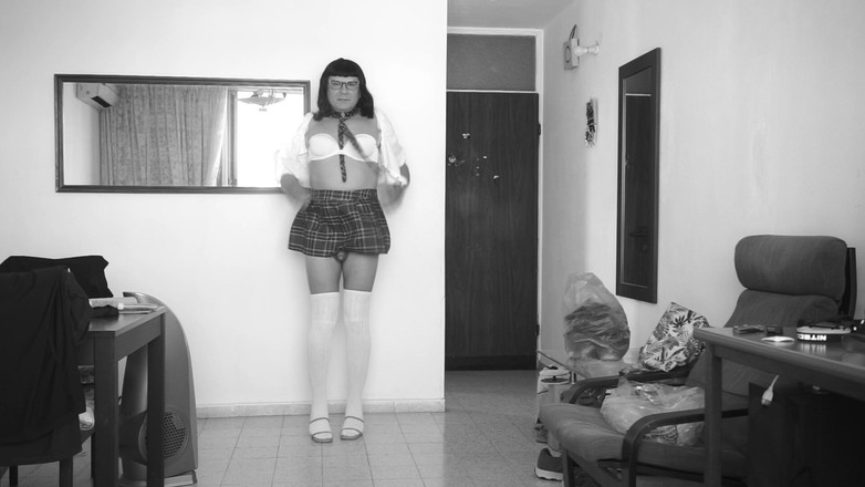 Voyager: Pakaian siswa super seksi.