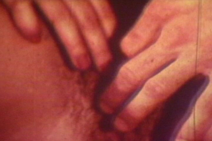 Vintage Life: Red-tinted Vintage Loop Captures Retro Foursome in Raw Action