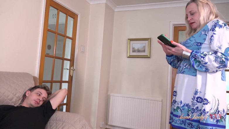 Aunt Judy's XXX: Bibitjudysxxx - andrea ann si ibu kos lagi asik masturbasi memeknya...