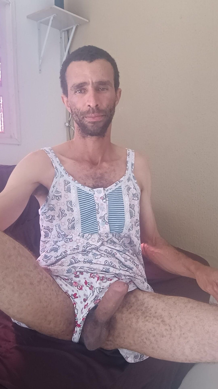 osmar1221: Je me branle dans le salon jusqu’à ce que je...