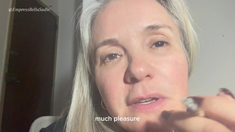 Empress Bella Sadic: Imperatrizbellasadica menggunakanmu sebagai asbak manusia