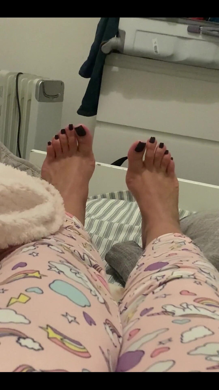 KiffaFeet: Swallen Втомлені пальці ніг