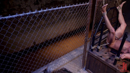 Kink Men Classics: Jett Jax и Wolf Hudson грязный полицейский застукали в ловушке!