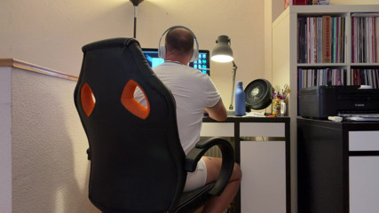 Vicus x: Jerking off at Work