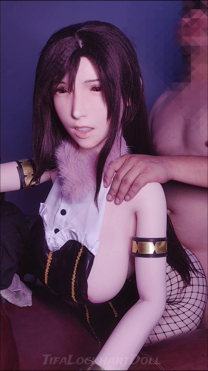 Tifa Lockhart Doll: V Honey Bee Inn jsou místa omezena pro ty nejštědřejší...