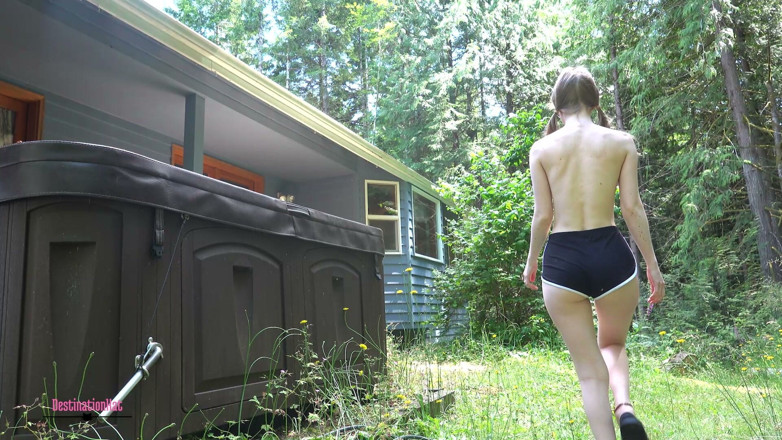 Destination Kat: Peeing by the Tub