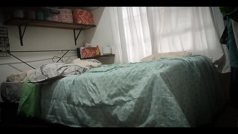 Karmicoxv: Saya menyembunyikan telefon bimbit di bilik saya, dia sangat panas...