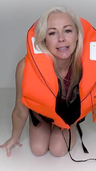 Lifejacket Joi Dalam Impian Basah Awak - Pepek, Twerking & Fantasi Air Mani