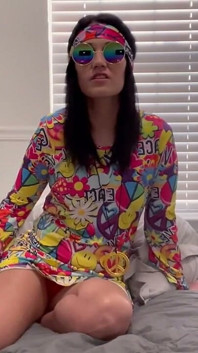 Devyn's Groovy '60s สอนชักว่าว - มุมมองคนเย็ด กําลังรออยู่!