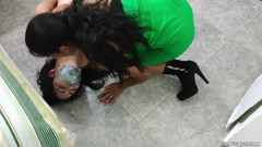 Selfgags Latina Bondage: Encontrar a mi gran hermanastra atada y amordazada: ¡vas a atarla...