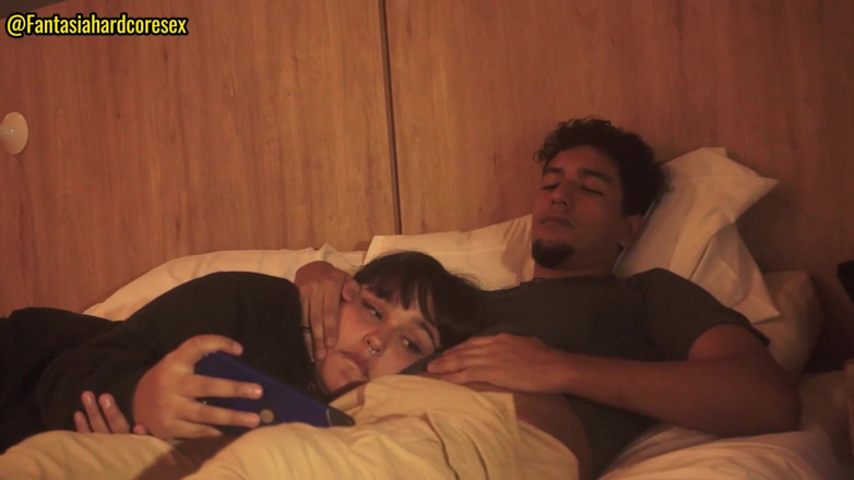 FANTASIAHARDCORESEX: Mi hermanastra se traga mi pene después de ver la...