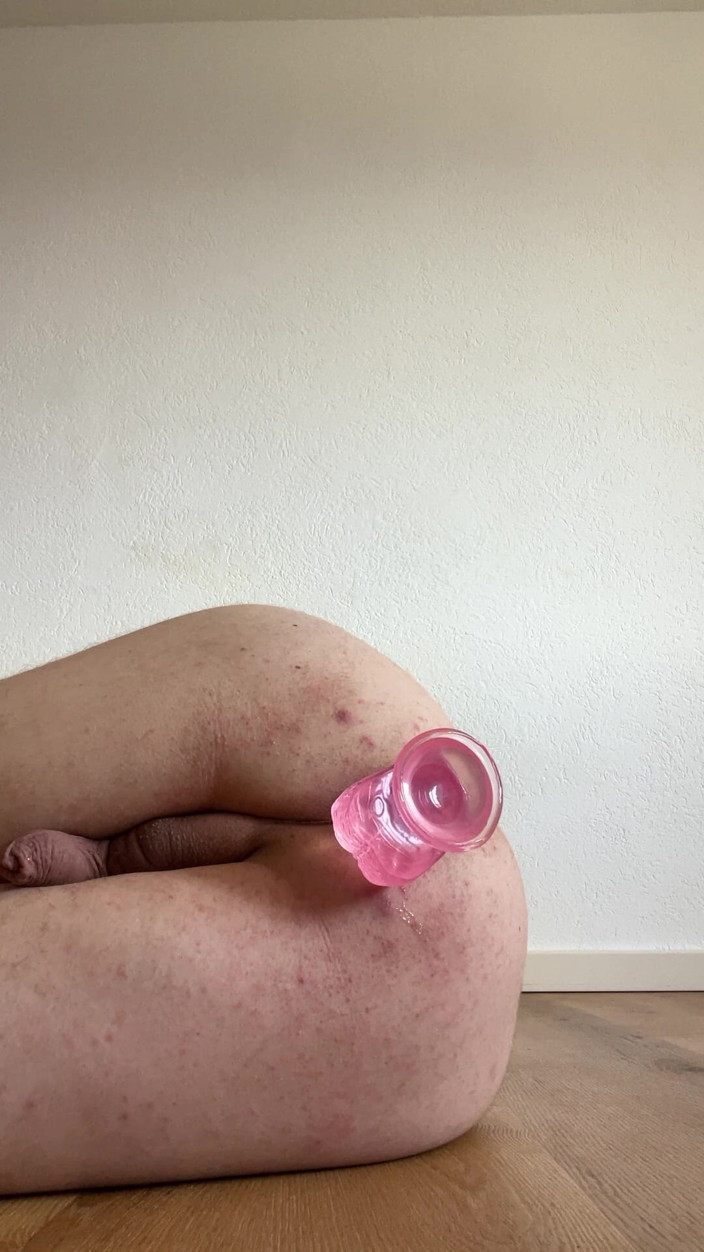 UnknowSwissGuy: Gioco con il mio buco del culo