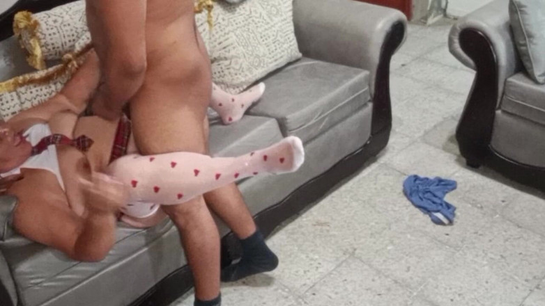 Sofixxx: La nonna matura si veste come una studentessa per soddisfare...