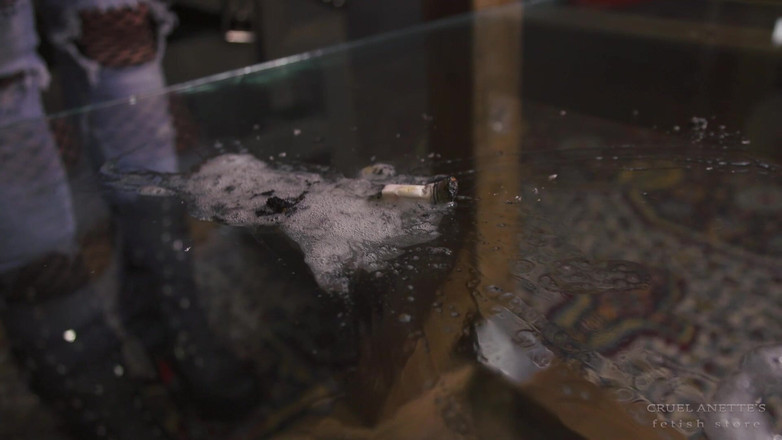 Cruel Anettes fetish world: POV - Kładąc Się Przed Nią