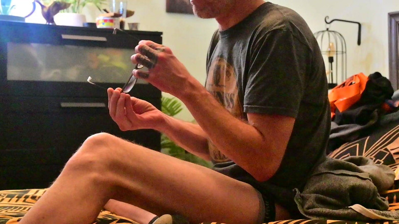 Douglas James: Iubire solo în gaură