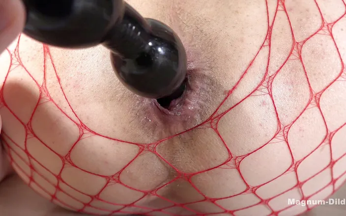 Magnum-dildo: Crazy for anal masturbation -part 1