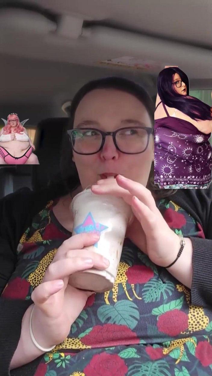 SSBBWLadyBrads: Ssbbw lezzetli bir ikramda şımartılıyor