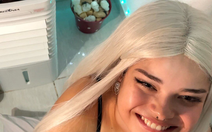 Wellington Ribeiro: Debora Mendes probouzí Wellingtona Ribeiro náklonností a hlubokým kouřením plným...