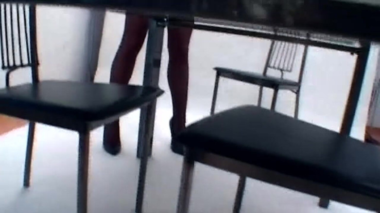 ORGASMX: Blondes hottie dehnt sich weit mit tropfendem flascheneinführen