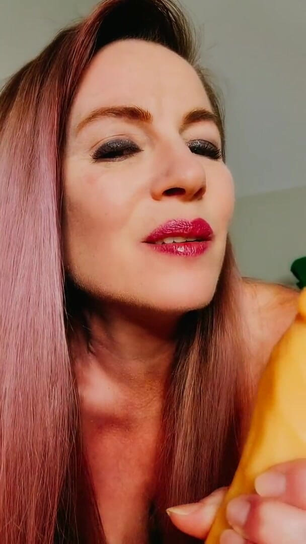 Nikki Nevada: Cellphone POV riding male torso sex doll