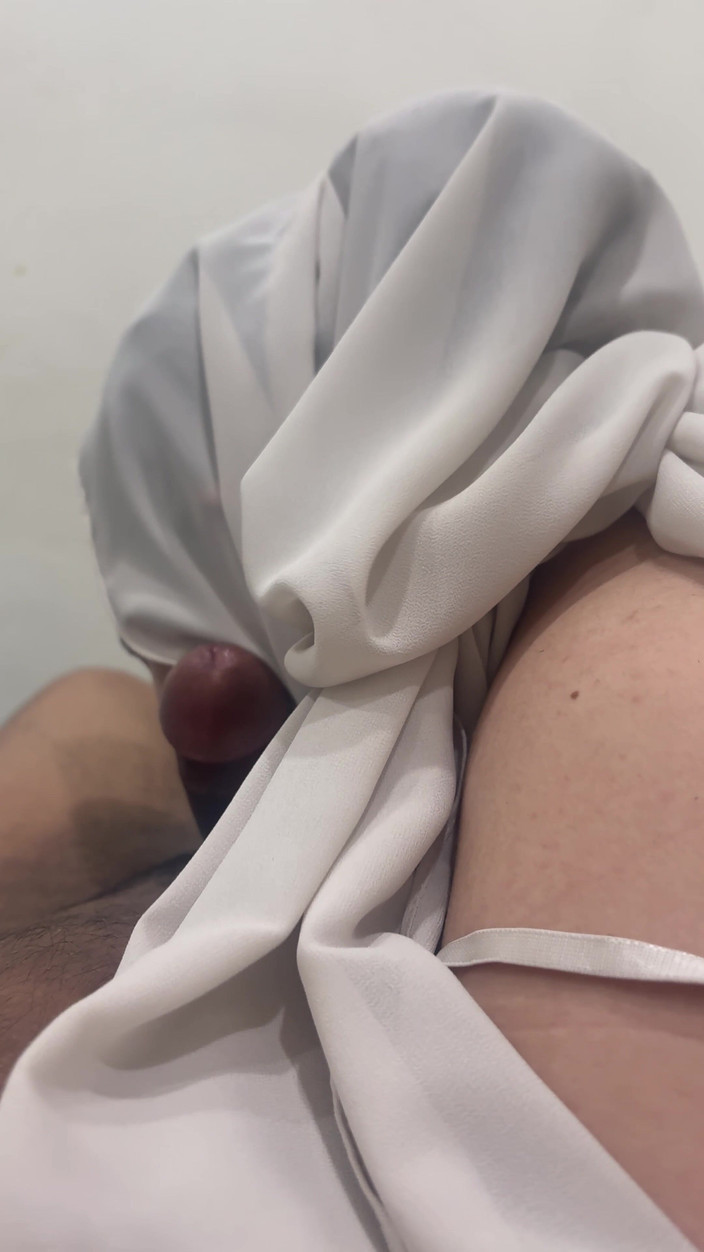 Mommy Puchong: Bú cu của bạn trai của ai đó cho đến khi anh ấy...