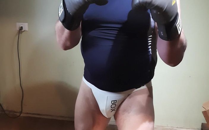 Combat and fetish: Perak ayah boxer vs. tukang kerja!
