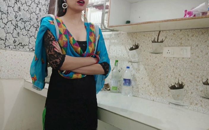 Saara Bhabhi: Perguntado na festa em casa, ex-namorado foi fodido na cozinha...