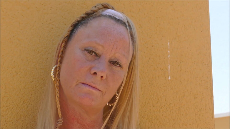 Natalie K: Мастурбирую и пальцами на улице с вытянутых вниз трусиками