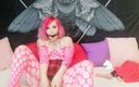 Yukionna: Menina de cabelo rosa em seu primeiro vídeo