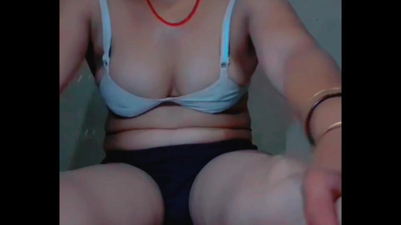 TricolorMusic3: Žhavá velmi sexy kundička Bhabhi velmi sexy kundička velmi sexy...