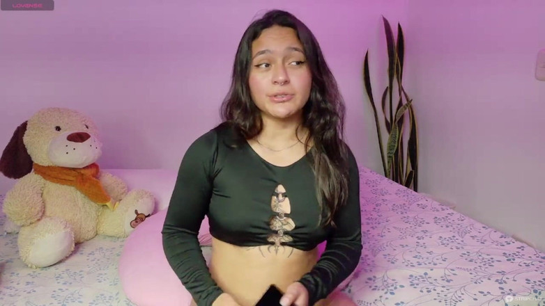 Emilyn Grifs: Sesso Petite Nudo Sottomesso Spettacolo