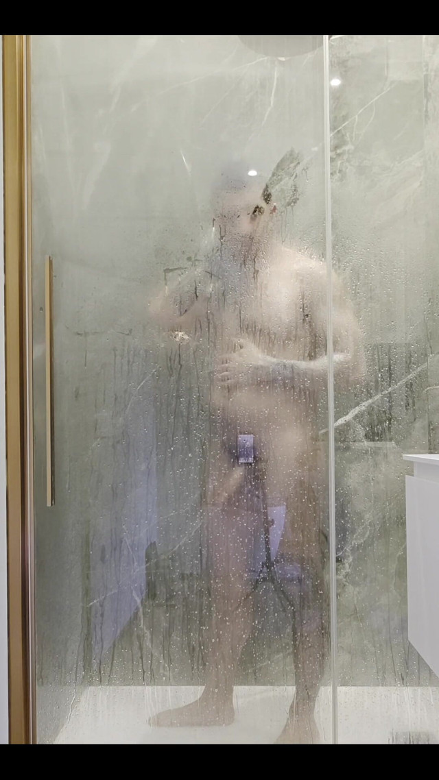 Who Wants to Join Me in the Shower? (Max Xedephiro)