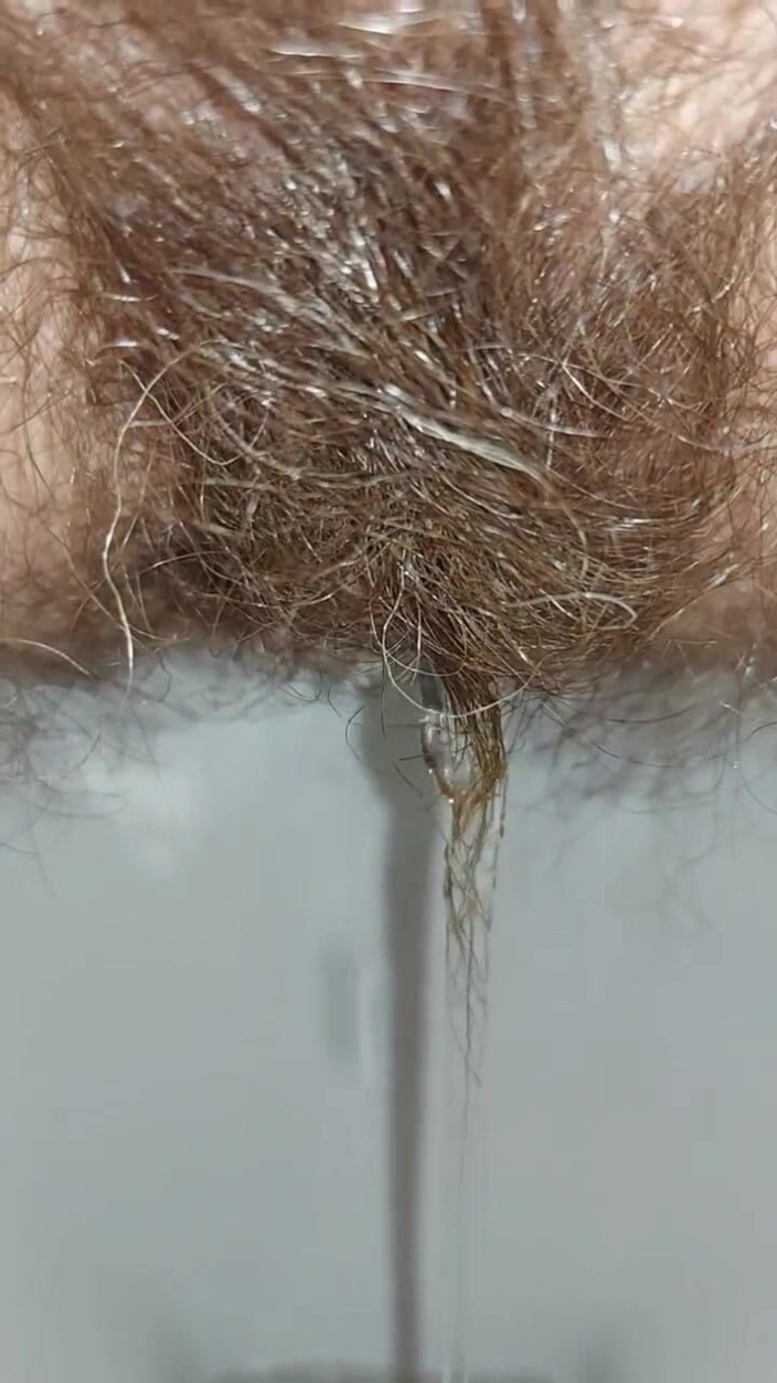 GinnaGg: Femme, Douche Dorée, Urine Poilue