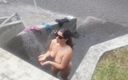 ExpressiaGirl Blowjob Cumshot Sex Inside Fuck Cum: 曲線美の女の子がすっかり着替えて、ビーチで裸でシャワーを浴びているところを撮影しました