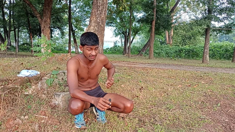 LinearOrnament35: 여친을 무릎 꿇고 따먹는 운동