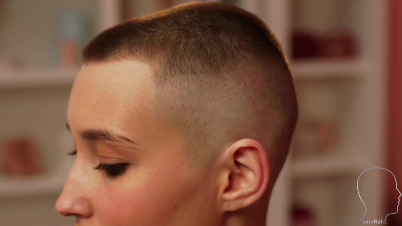 Euro Bald: Tanya
