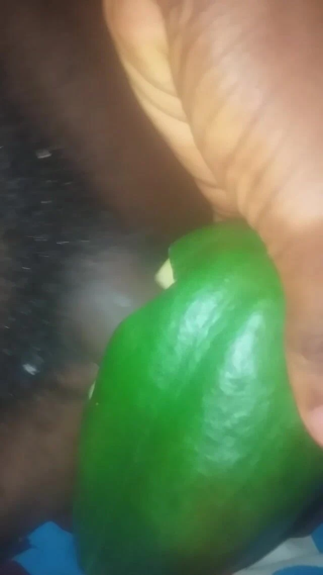 Badman4606: Dia crot di sekujur tubuhku.