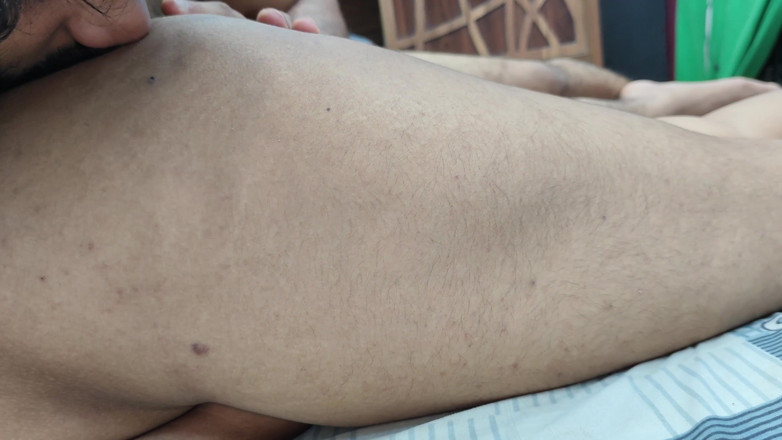 Vaigavarun45: Chupan tetas con beso de culo en romance desnudo caliente