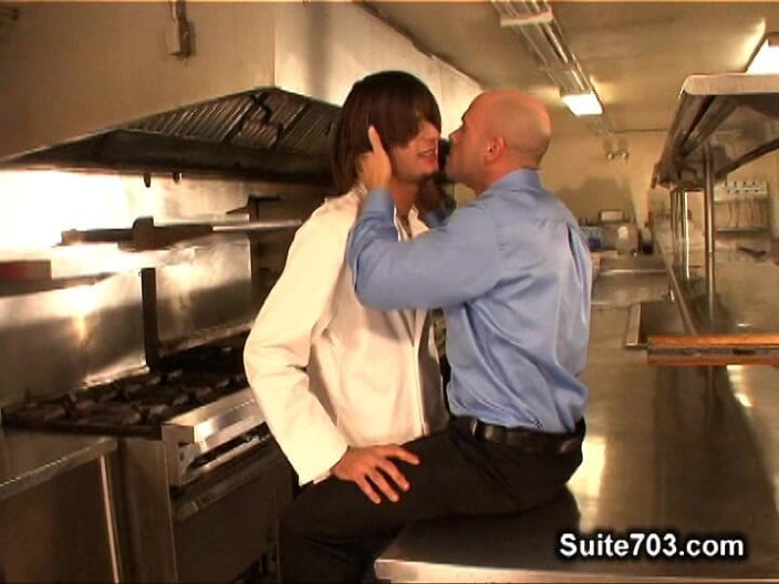 Suite 703: Coby Mitchell et Dempsey Stearns