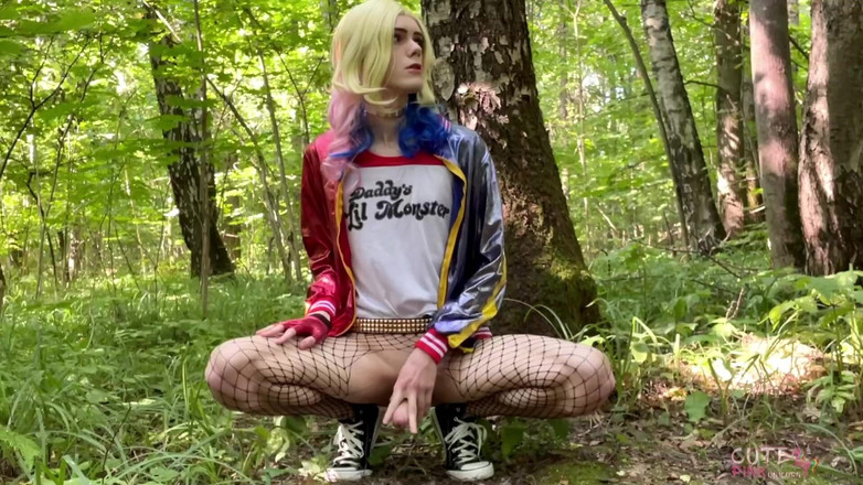 CutePinkUnicorn: Harley Quinn Cosplay Cumshot