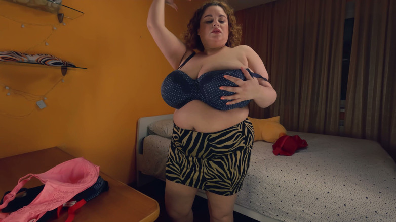 Anna Katz: BBW Anna Katz Trying on All of Her Bras