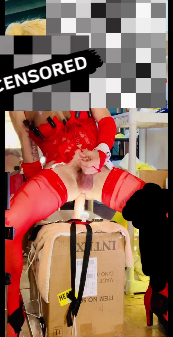 Benito414: Vermelho lingerie transsexual cavalgando pau grande